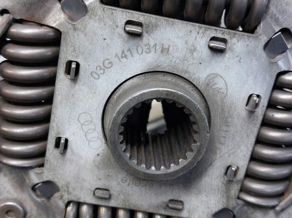 Audi A6 C6 2004-2011 combi 2.0 TDI diesel MT 100 kW 2006  Spojková sada 415024410 03G141031H