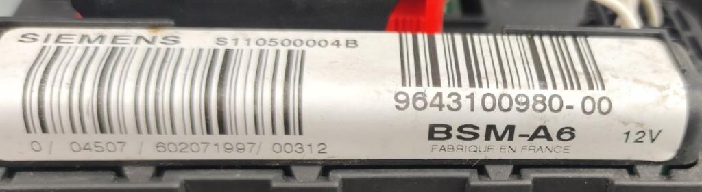 Citroen C5 I 2001-2008 hatchback 2.0 16v petrol MT 103 kW 2002  Poistková skrinka 9643100980