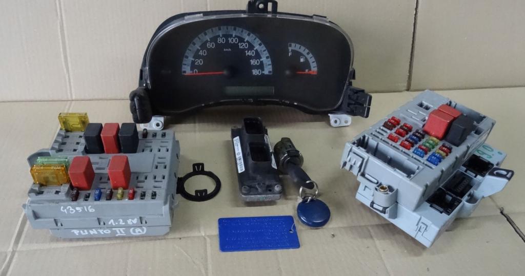 Fiat Punto II 1999-2010 hatchback 1.2 8v petrol MT 44 kW 2006  Riadiaca jednotka motora (štartovací komplet) IAW59FM2 46760606 46766765