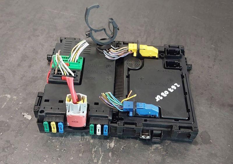 Peugeot 206 hatchback 1.6 16v petrol MT 80 kW 2001  Modul BSI 9626460880