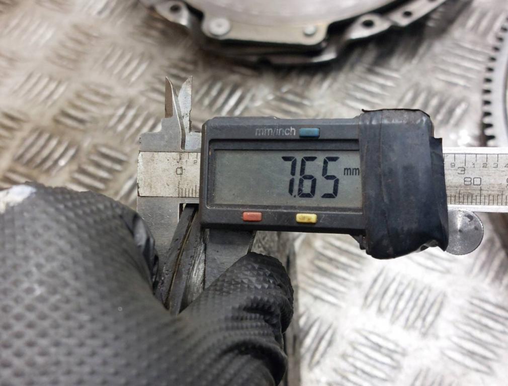 Audi A6 C6 2004-2011 combi 2.0 TDI diesel MT 100 kW 2006  Spojková sada 415024410 03G141031H