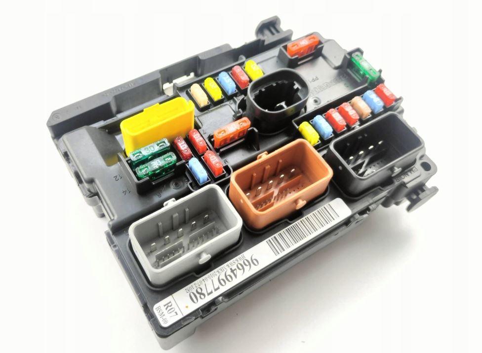 Peugeot 207 hatchback 1.4 16v petrol MT 65 kW 2007  Poistková skrinka 9664997780