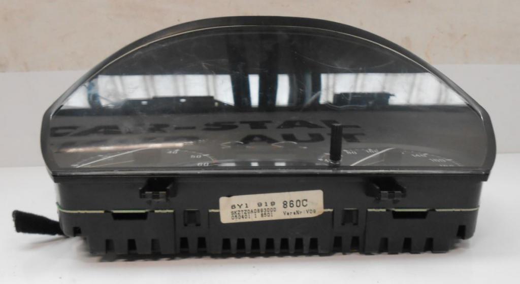 Skoda Fabia I 1999-2007 hatchback 1.4 petrol MT 44 kW 2002  Prístrojová doska 6Y1919860C