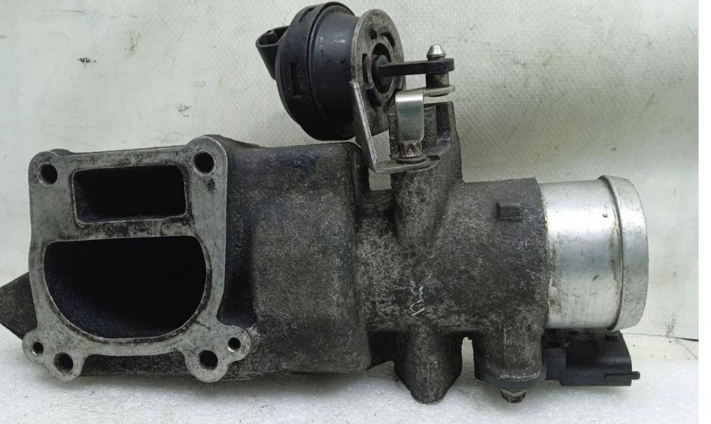 Opel Vectra C 2002-2008 combi 2.2 DTI diesel MT 92 kW 2002  Škrtiaca klapka 08226804