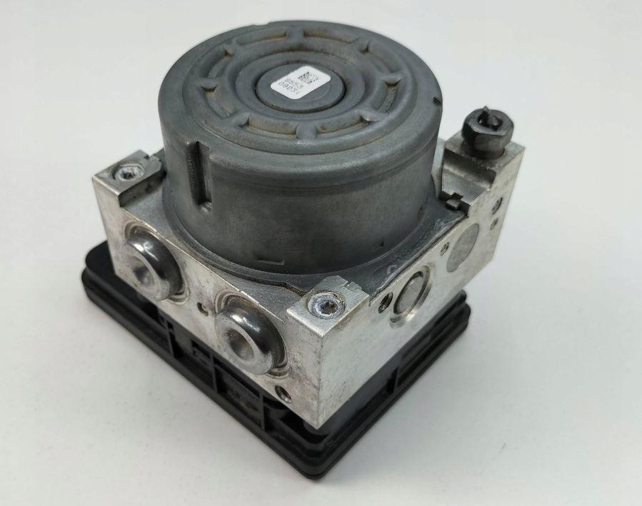 Ford Fiesta Mk7 2008-2017 hatchback 1.2 16v petrol MT 60 kW 2009  Pumpa ABS D1B12C405AC D1B12C013BA