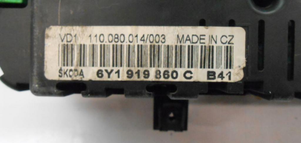 Skoda Fabia I 1999-2007 hatchback 1.4 petrol MT 44 kW 2002  Prístrojová doska 6Y1919860C