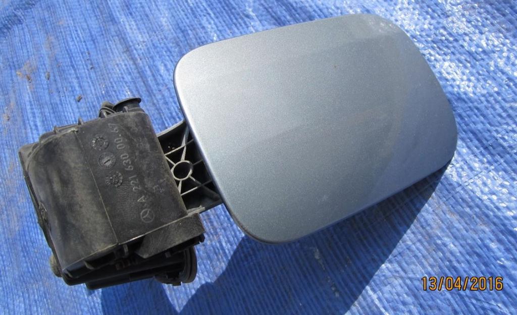 Mercedes S W221 2005-2013 sedan 3.0 CDI diesel AT 155 kW 2006  Dvierka nádrže paliva 2216300067