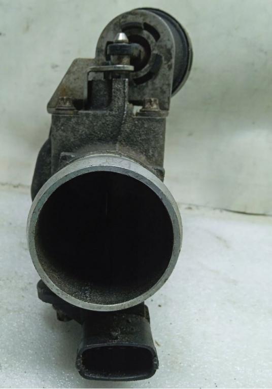 Opel Vectra C 2002-2008 combi 2.2 DTI diesel MT 92 kW 2002  Škrtiaca klapka 08226804