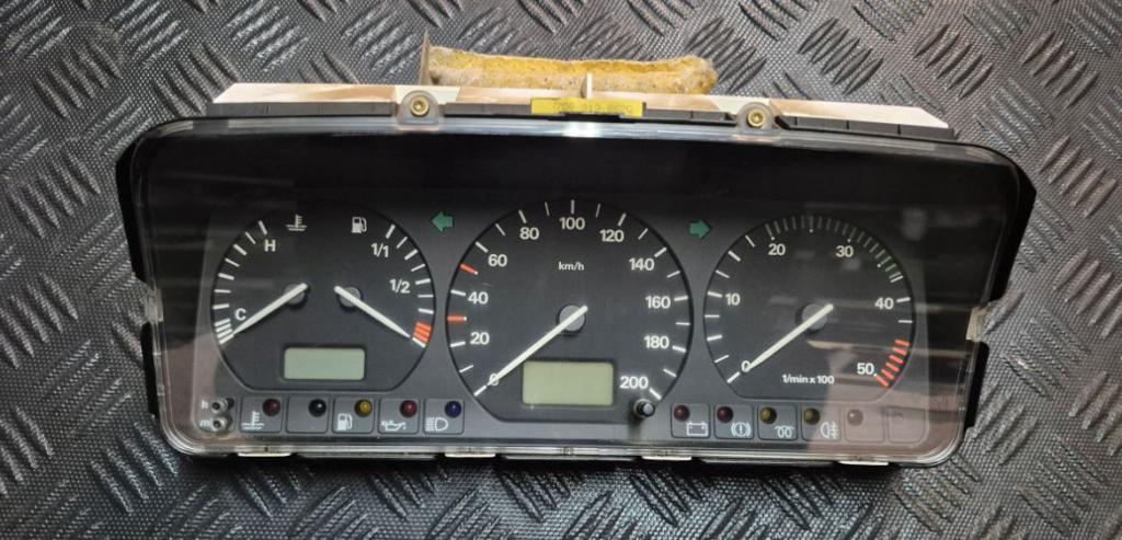 Volkswagen Transporter T4 1990-2003 2.4 D diesel 57 kW 1992  Prístrojová doska 7D0919862G