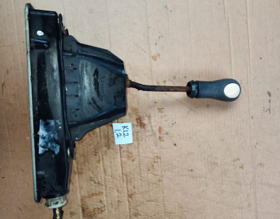 Nissan Micra K12 2003-2010 hatchback 1.2 16v petrol MT 48 kW 2005 Rýchlostná páka (kulisa)