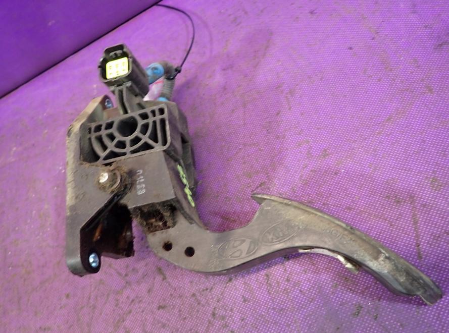 Kia K2500 2.5 TCI diesel 69 kW 2007  Potenciometer plynového pedálu 1029-0005