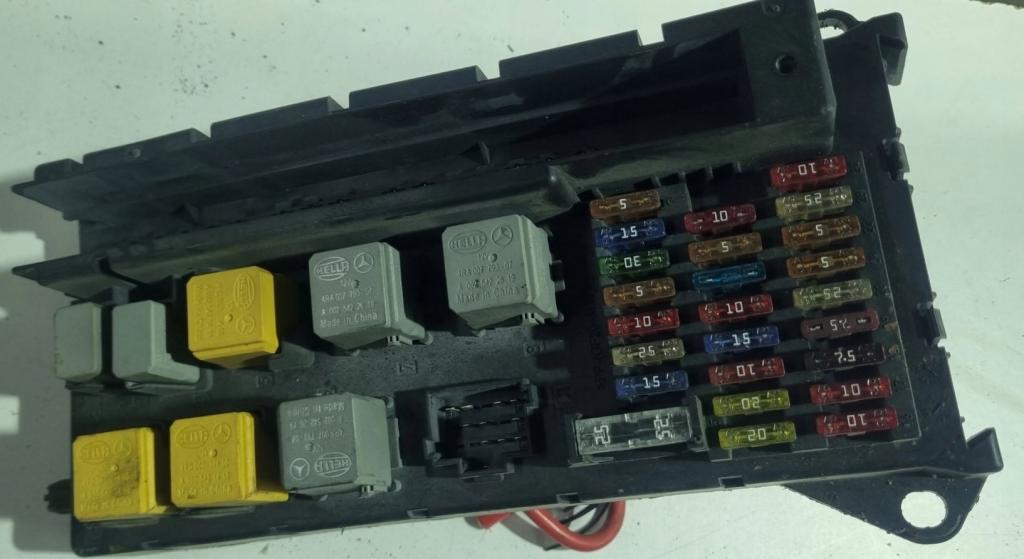 Mercedes Sprinter II 906 2006- hatchback 2.2 CDI diesel MT 95 kW 2009  Poistková skrinka A9065450401