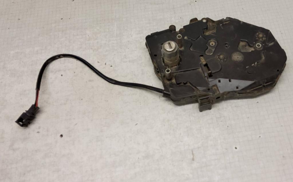 Volkswagen Caddy III 2K 2003-2020 hatchback 1.9 TDI diesel MT 77 kW 2010  Zámok 2K0827426C