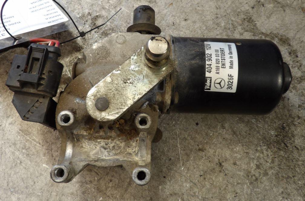 Mercedes A W169 2004-2012 hatchback 1.5 petrol MT 70 kW 2006  Motorček stieračov predný A1698200300 404.902 3026F