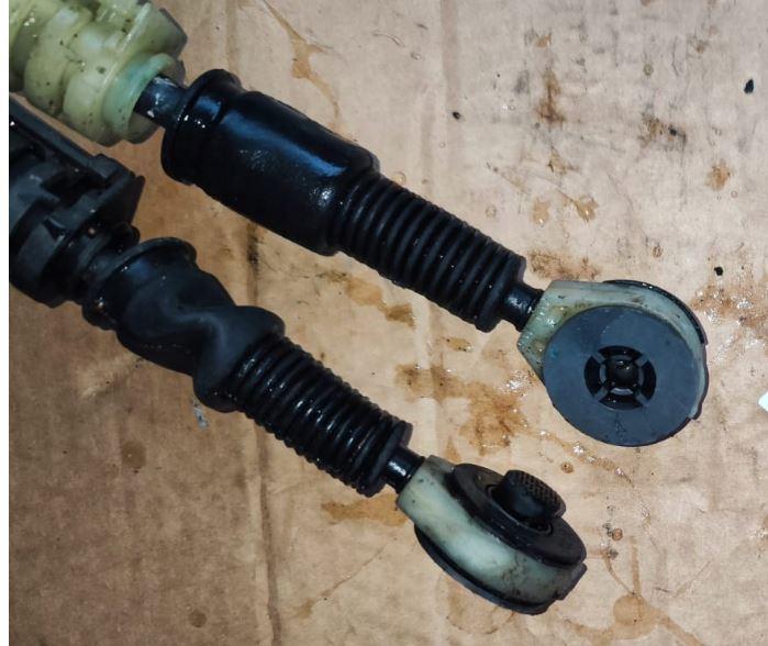 Nissan Micra K12 2003-2010 hatchback 1.2 16v petrol MT 48 kW 2005  Rýchlostná páka (kulisa)