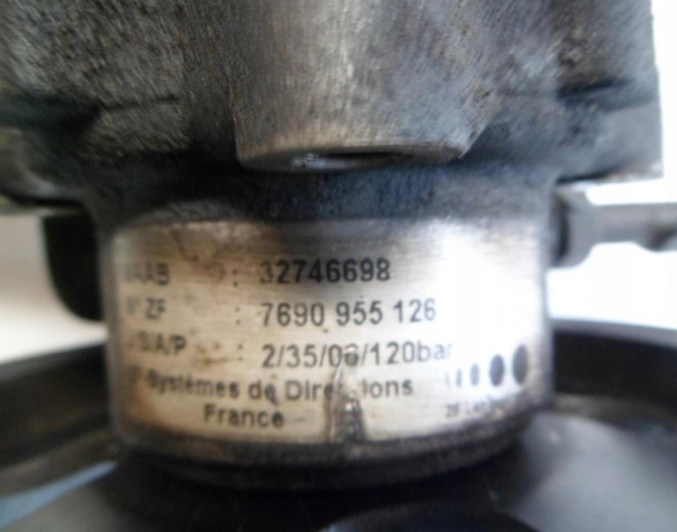 Saab 9-3 II 2002-2012 sedan 1.9 TID diesel MT 110 kW 2007  Servočerpadlo 32746698 7690955126