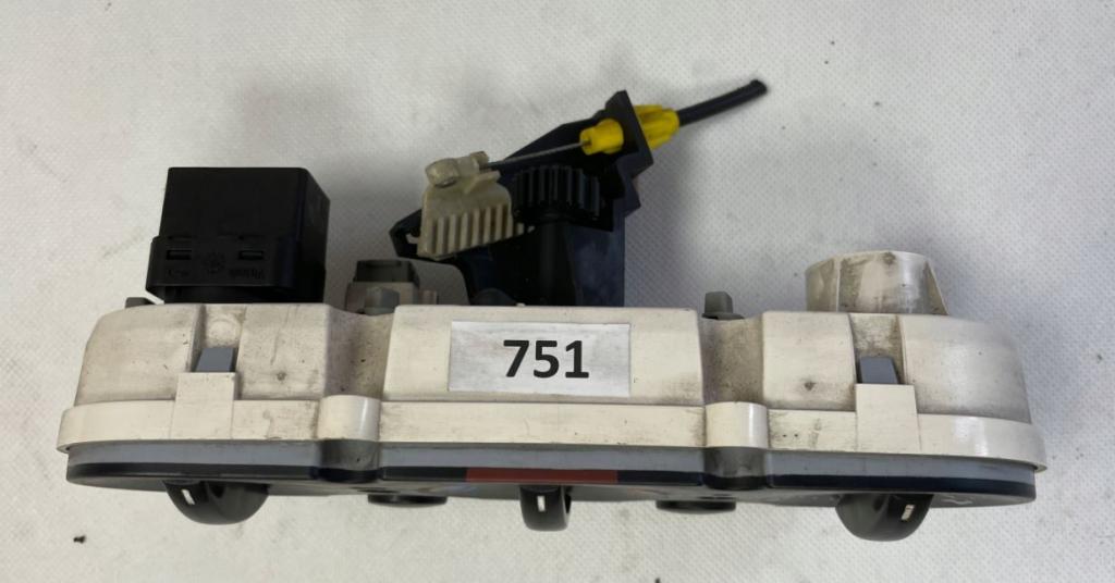 Ford Fiesta Mk6 2002-2008 hatchback 1.2 16v petrol MT 55 kW 2004  Panel kúrenia/klimatizácie 2S6H18549BE