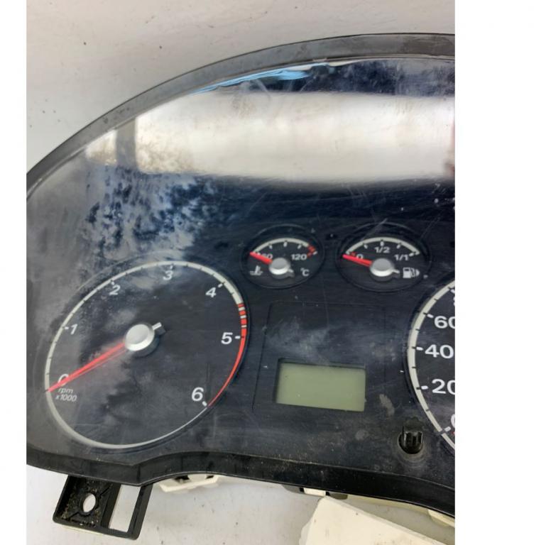 Ford Focus Mk2 2004-2011 hatchback 1,6  Prístrojová doska 4U7T-10849-CN