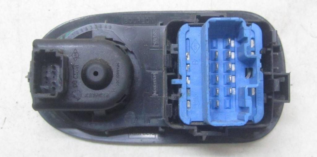 Renault Master III 2010-2019 hatchback 2.3 DCI diesel MT 74 kW 2014  Prepínač ovládania okna predný ľavý 8200002442B