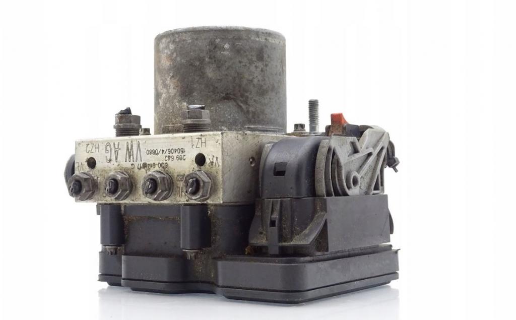 Skoda Fabia III 2014- hatchback 1.0 TSI petrol MT 81 kW 2018  Pumpa ABS 6C0614517G 6R0907379BA