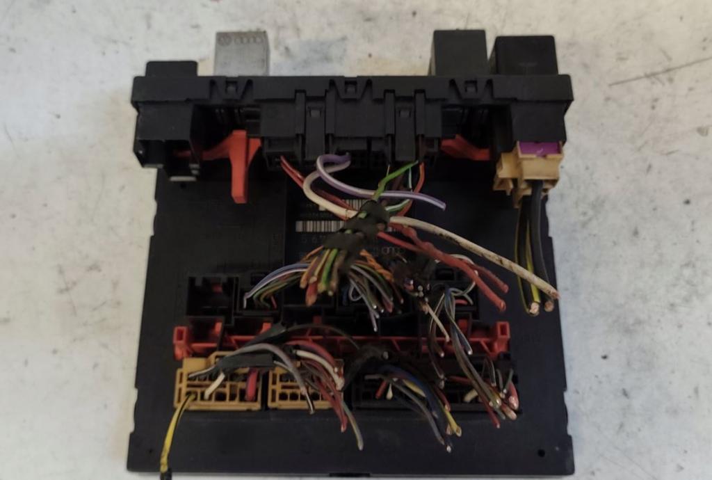 Volkswagen Golf V 2003-2009 hatchback 1.9 TDI diesel MT 77 kW 2003  Modul komfortu 1K0937049S