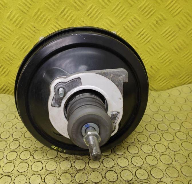 Volkswagen Passat B5 1995-2005 sedan 1.9 TDI diesel 96 kW 2002  Posilňovač bŕzd 3B0614105A