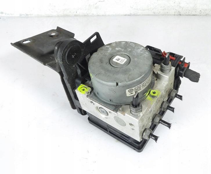 Skoda Octavia III 2013- combi 1.6 TDI diesel MT 85 kW 2017 Pumpa ABS 5Q0614517CS