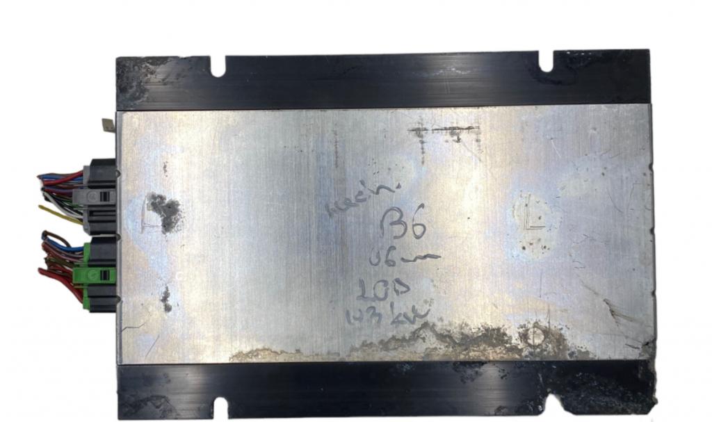 Volkswagen Passat B6 2005-2010 combi 2.0 TDI diesel MT 103 kW 2006  Zosilňovač 3C0035456