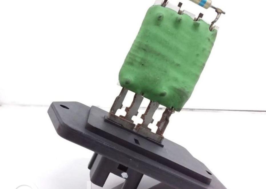 Toyota Avensis II T25 2003-2008 hatchback 2.0 D4D diesel MT 93 kW 2006  Odpor (rezistor) kúrenia R56K1R56K