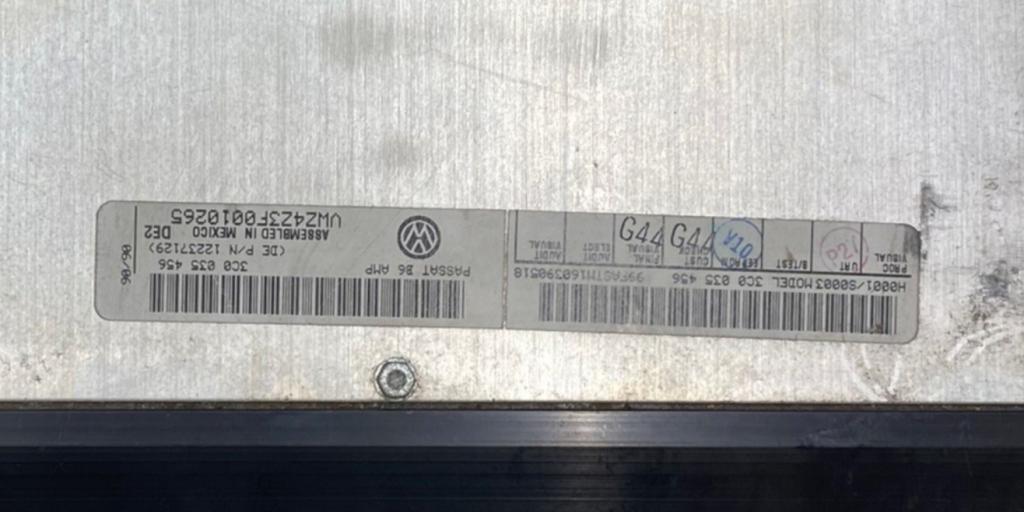 Volkswagen Passat B6 2005-2010 combi 2.0 TDI diesel MT 103 kW 2006  Zosilňovač 3C0035456