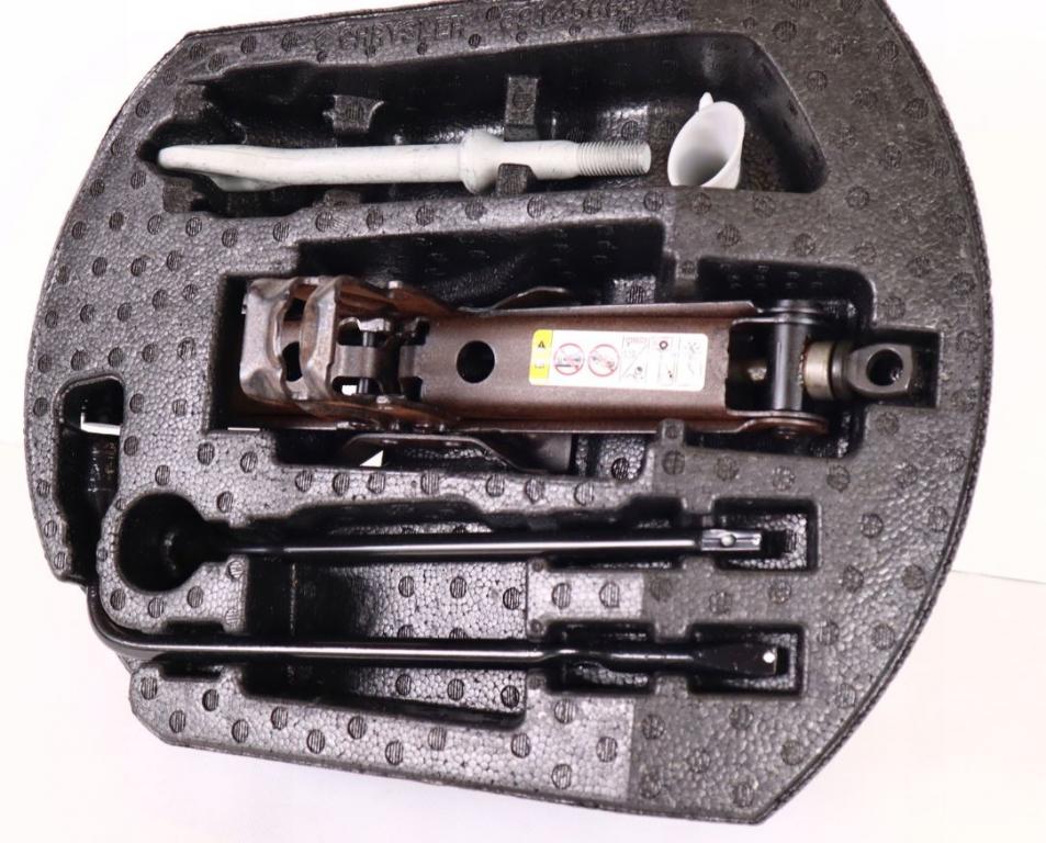 Jeep Grand cherokee WK 2004-2010 suv 4.7 petrol 170 kW 2004  Sada na výmenu rezervného kolesa 68145664AA