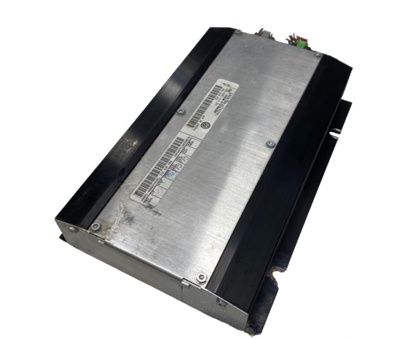 Volkswagen Passat B6 2005-2010 combi 2.0 TDI diesel MT 103 kW 2006  Zosilňovač 3C0035456