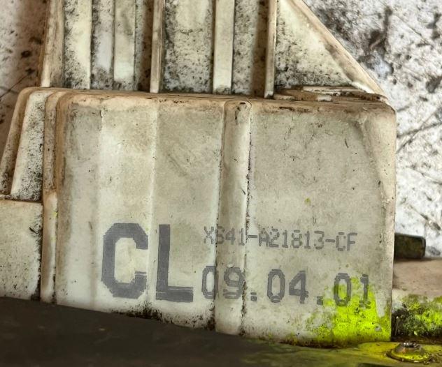 Ford Focus Mk1 1998-2004 hatchback 1.8 TDDI diesel MT 66 kW 2000  Zámok dverí predný ľavý XS41A21813CF 090401