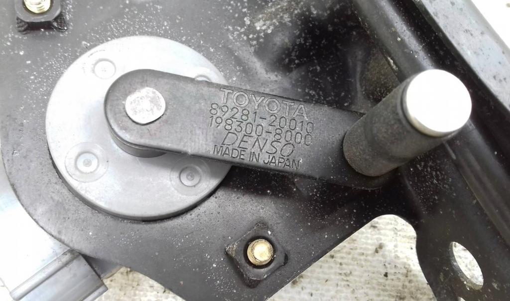 Toyota Avensis I T22 1997-2003 combi 2.0 D4D diesel 81 kW 2000  Potenciometer plynového pedálu 89281-20010