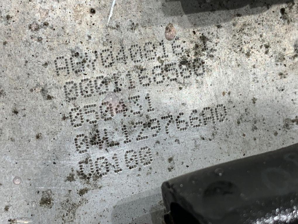 Volkswagen Passat B8 2014- combi 2.0 TDI diesel 140 kW  Chladič spalín 04L129766AQ