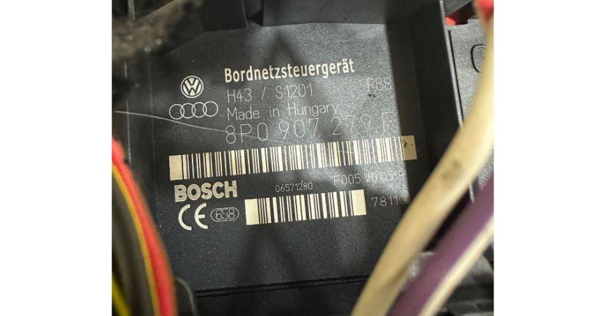 Audi A3 8P 2003-2012 hatchback 1.9 TDI diesel MT 77 kW 2004  Modul komfortu 8P0907279F H43S1201