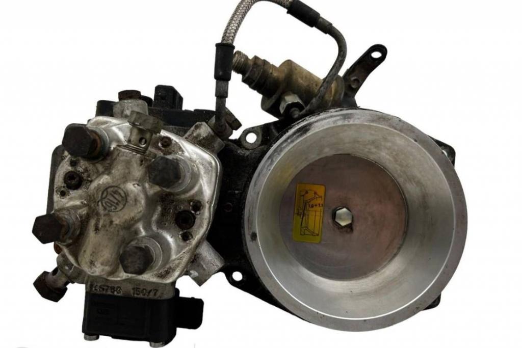 Audi 100 C4 1991-1994 sedan 2.0 petrol MT 74 kW 1991  Rozdeľovač 0438101035 0438121087 048133353