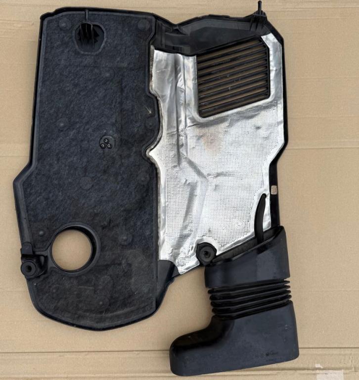 Mercedes GLS-Klasa 2020  Kryt motora A1675006500