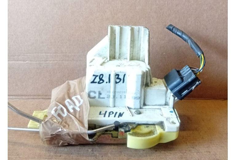 Ford Focus Mk1 1998-2004 combi 1.6 16v petrol MT 74 kW 2004  Zámok dverí predný pravý XS41-A21812-CF