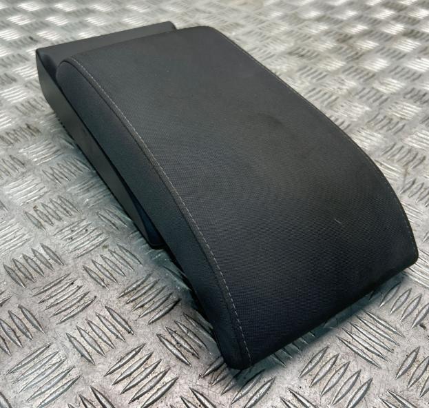 Volkswagen Touran I 2003-2015 minivan Lakťová opierka 1T0864249C 1T0864208