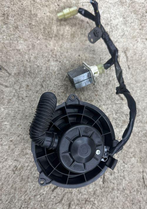 Opel Agila B 2008-2014 hatchback 1.0 petrol MT 48 kW 2008  Ventilátor kúrenia A10370b07000