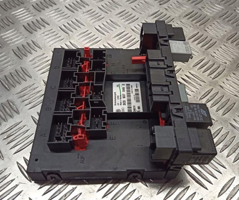 Volkswagen Jetta V 2005-2010 sedan 2.5 petrol AT 125 kW 2008  Modul komfortu 3C0937049E