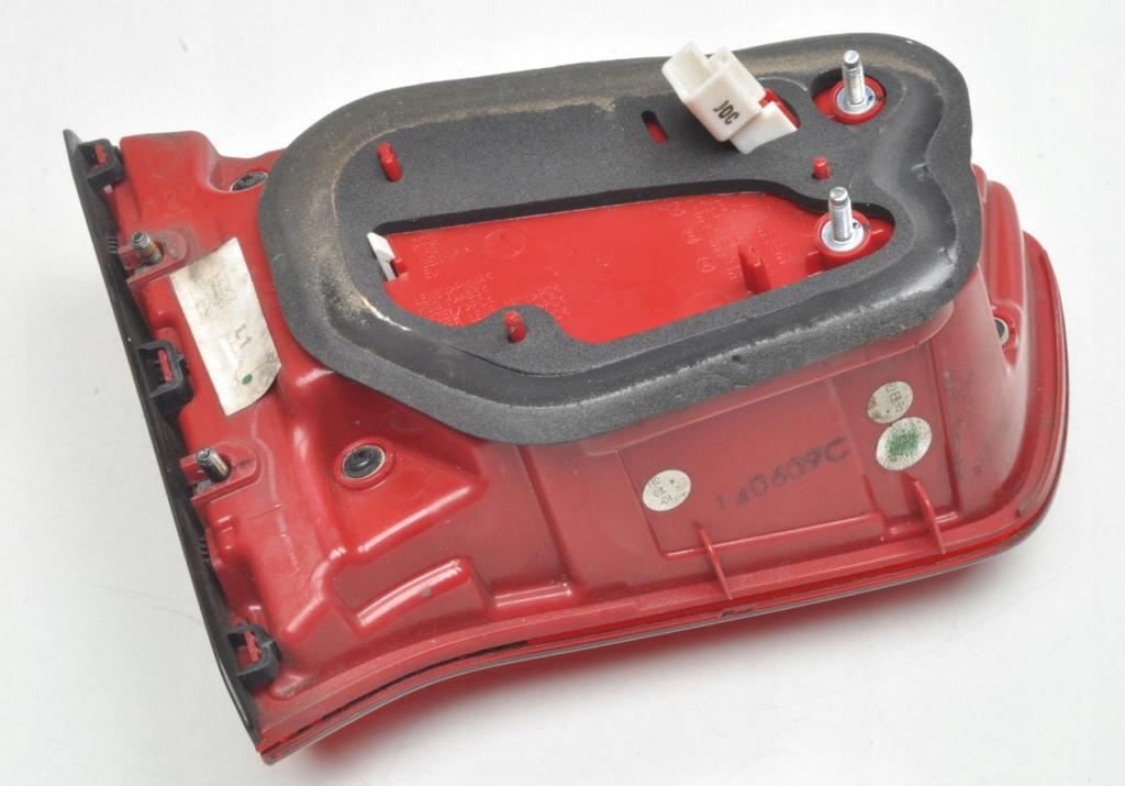 Kia Sportage III 2010-2015 suv 2.0 CRDI diesel AT 135 kW 2011  Svetlo zadné pravé 924063W610