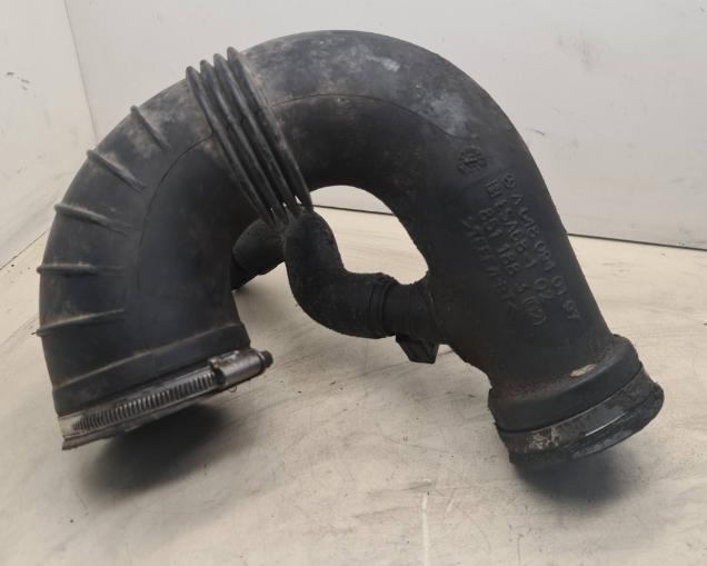 Mercedes E W211 2002-2009 2.7 CDI diesel AT 130 kW 2004  Hadica chladenia vzduchu A6480940197