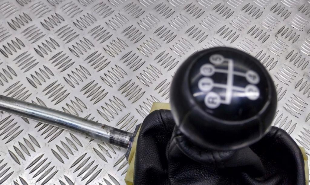 Opel Astra II 1998-2009 sedan 1.6 petrol MT 55 kW 2000  Rýchlostná páka (kulisa)