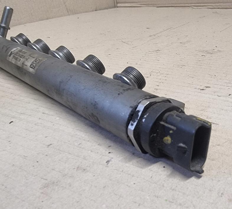 Renault Trafic III 2014- hatchback 1.6 DCI  Vstrekovacia rampa 175214823R