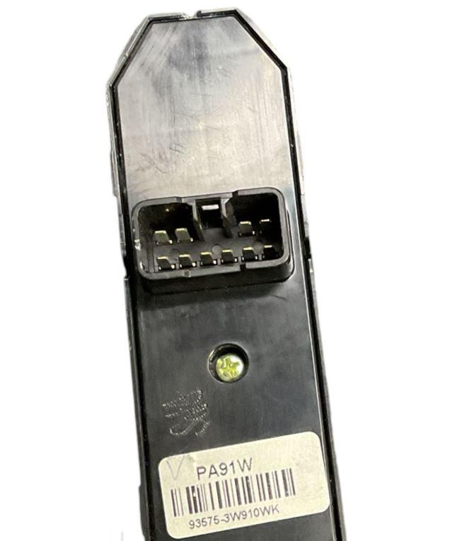 Kia Sportage III 2010-2015 hatchback 2.0 CRDI diesel AT 100 kW 2012  Prepínač ovládania okna predný pravý 4915111310 935753W910WK