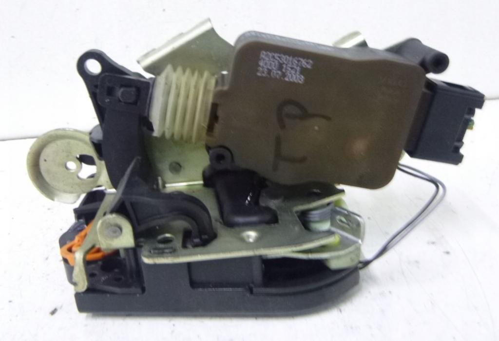 -- Znacka vozidla --    Zámok dverí zadný pravý A4147300535