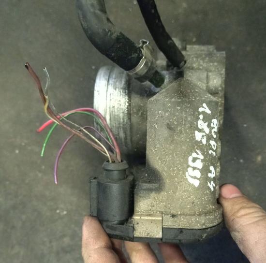 Audi A4 B5 1994-2001 sedan 1.8 20v petrol MT 92 kW 1999  Škrtiaca klapka 06b133062e 0280750080