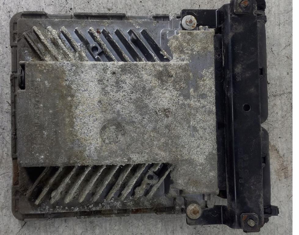 Volkswagen Passat B8 2014- combi 2.0 TDI diesel AT 110 kW 2015  Riadiaca jednotka motora 03G906018EM 5WP45562AE